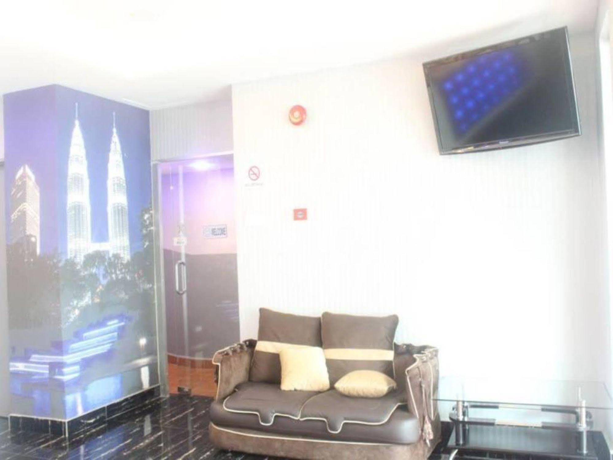 פטלין ג'איה Oyo 176 Hotel Q Inn מראה חיצוני תמונה