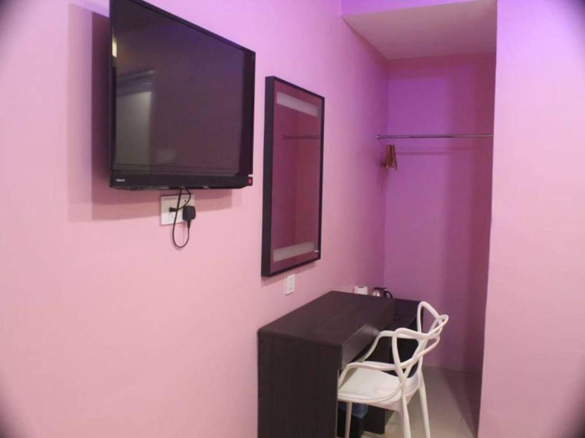 פטלין ג'איה Oyo 176 Hotel Q Inn מראה חיצוני תמונה